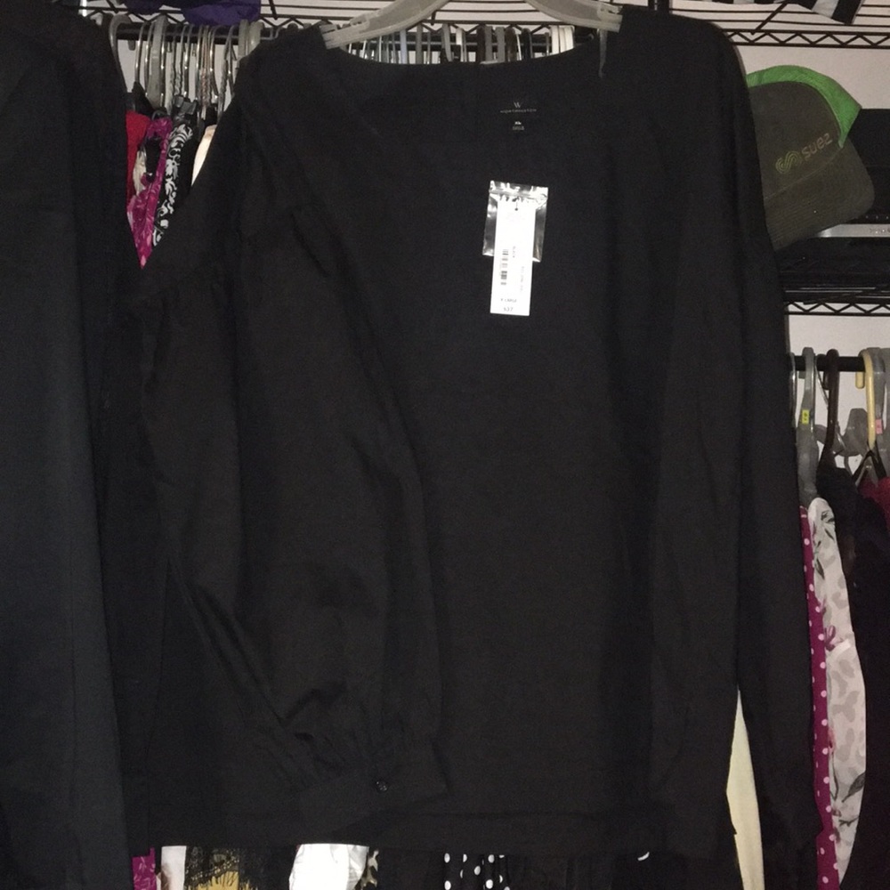 Black puff sleeve top